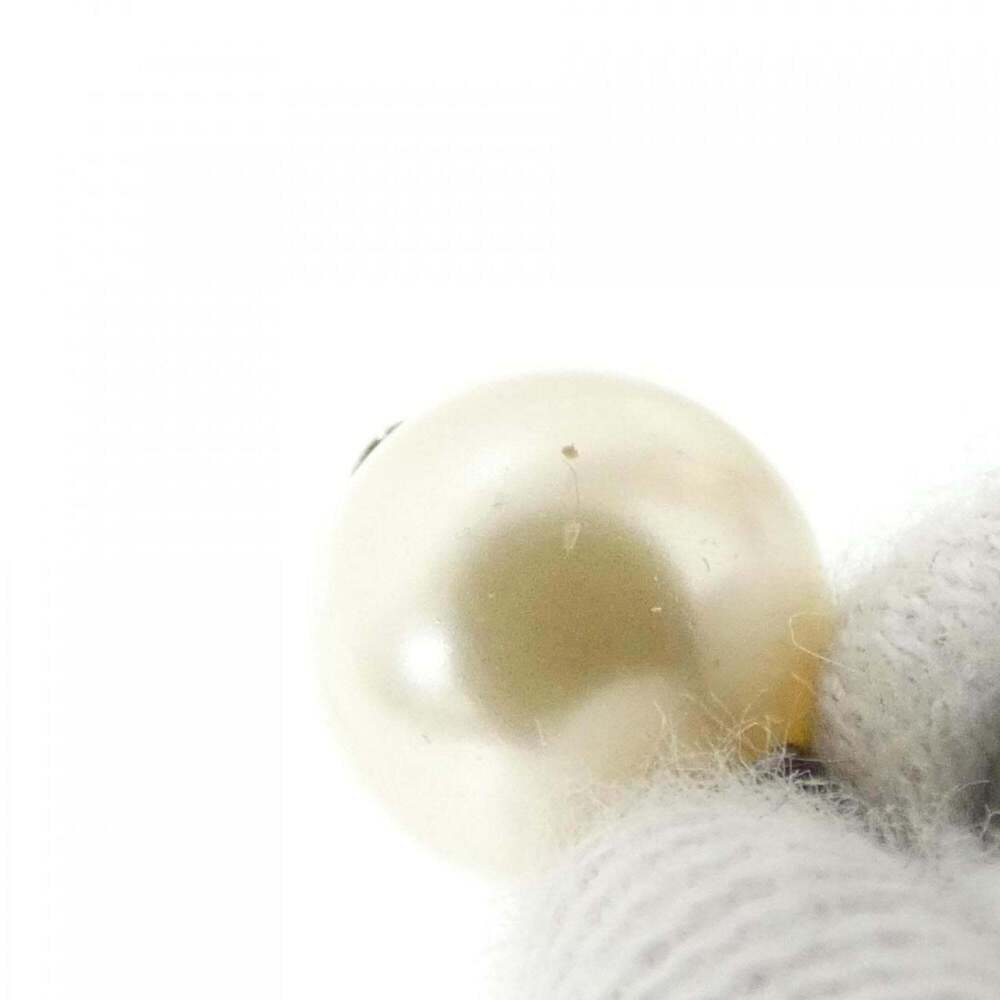 CHANEL Authentic White Necklace - Picture 4 of 6